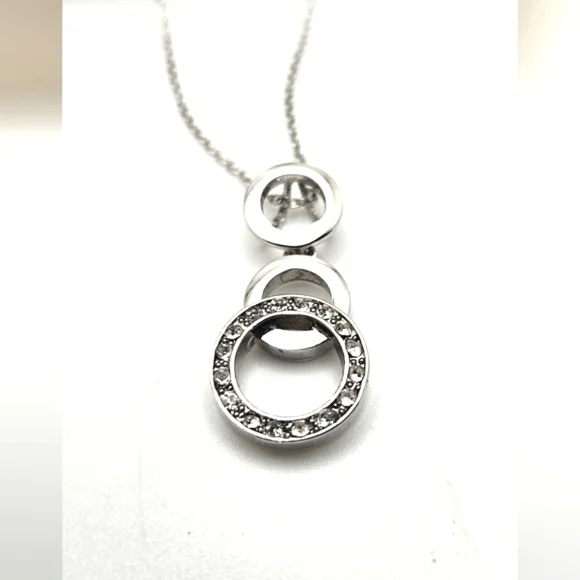 🟢3/$19🟢 Silver Circle Pendant Necklace and Earring Set - Picture 2 of 2
